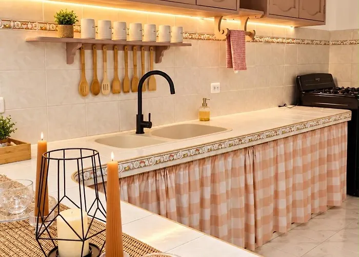 Spacious House In Center *